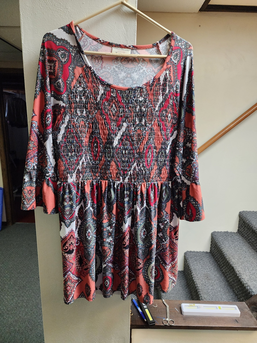 Bobbie Brooks 1x Coral and Black Paisley Smocked Waist Long Sleeve Top